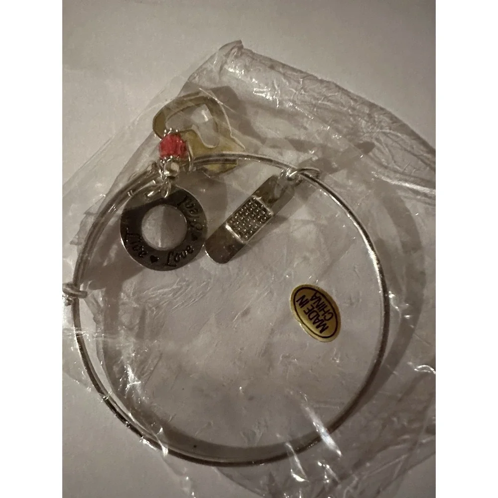 Nurse Live Love Heal Silver Tone‎ 3 Charm Bangle Bracelet NEW In Box Sealed